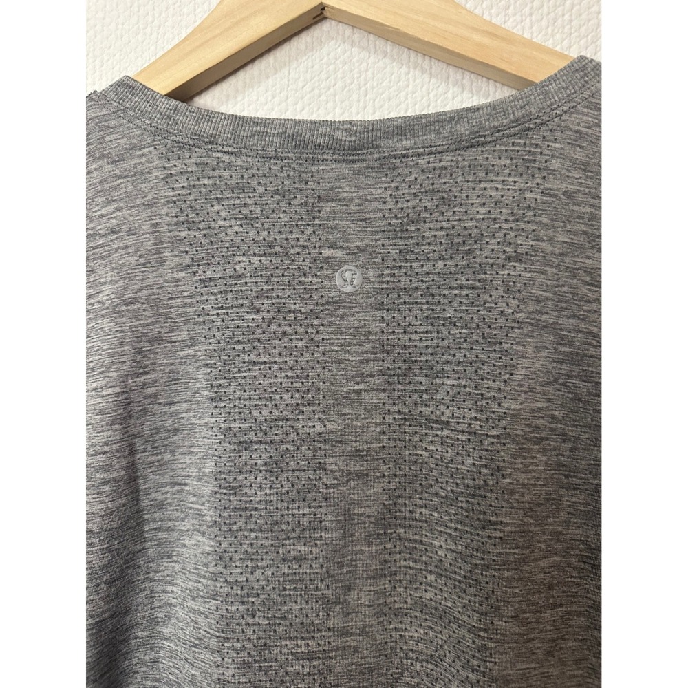 Lululemon Swiftly Tech Short Sleeve Crew Heathered Gray Athletic Top Womens - Picture 3 of 4